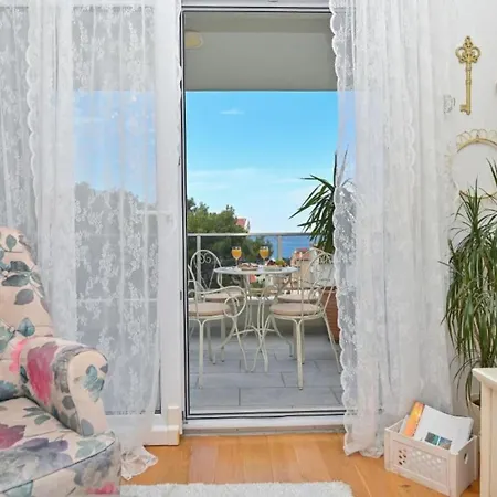 Hani 2 - Two Bedroom With Balcony And Sea View Apartment *