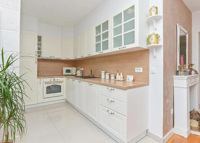 Hani 2 - Two Bedroom With Balcony And Sea View