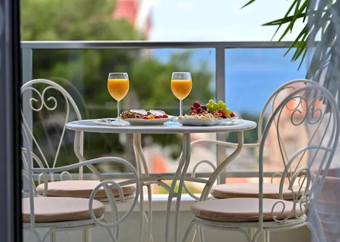 Hani 2 - Two Bedroom With Balcony And Sea View * Makarska