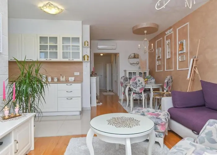 Hani 2 - Two Bedroom With Balcony And Sea View Apartment *