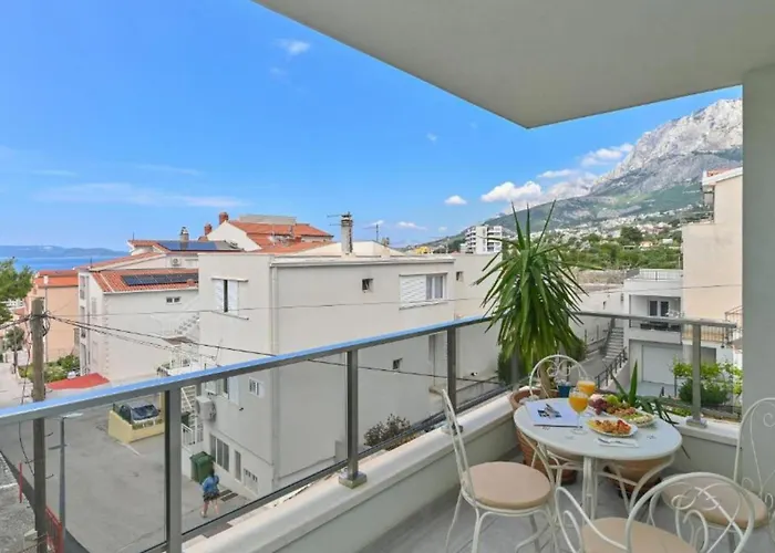 Hani 2 - Two Bedroom With Balcony And Sea View Makarska