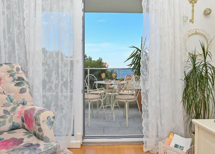 Hani 2 - Two Bedroom With Balcony And Sea View Apartment