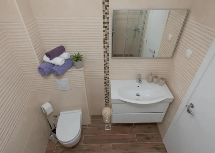 Apartment Hani 2 - Two Bedroom With Balcony And Sea View Makarska