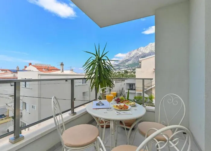 Hani 2 - Two Bedroom With Balcony And Sea View Apartment Makarska